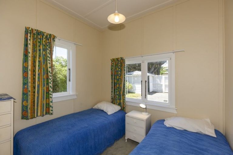 Photo of property in 37 Manly Street, Paraparaumu Beach, Paraparaumu, 5032