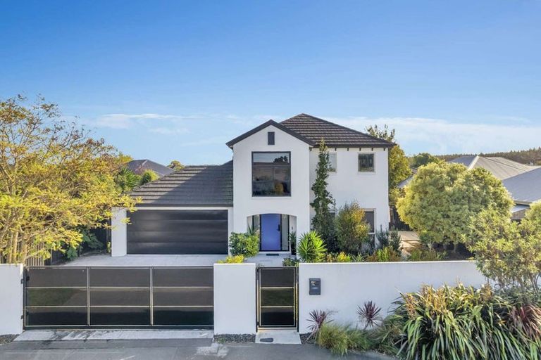 Photo of property in 20 Linkwater Way, Parklands, Christchurch, 8083