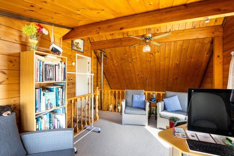 Photo of property in 3 Ngarue Place, Waitara, 4320