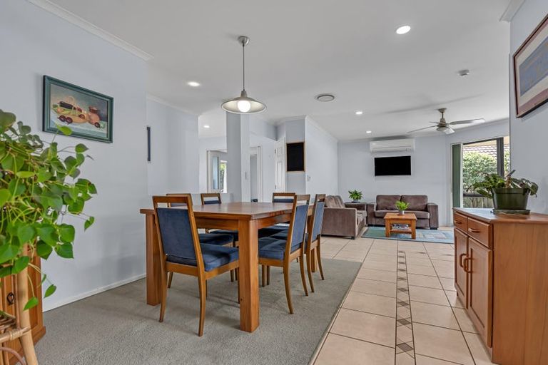 Photo of property in 41 Chadlington Avenue, Henderson, Auckland, 0612