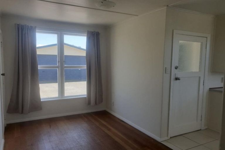 Photo of property in 5 Neal Crescent, Onekawa, Napier, 4110