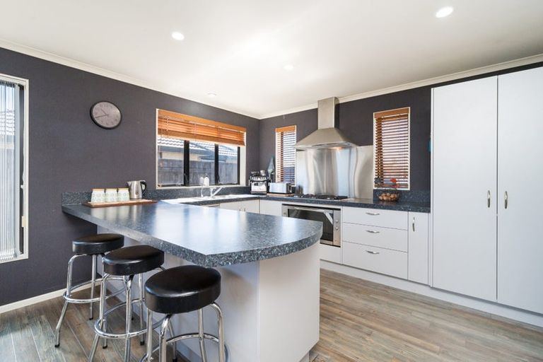 Photo of property in 23 Geneva Terrace, Kelvin Grove, Palmerston North, 4414