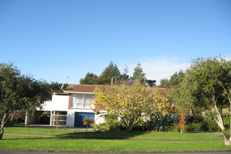 Photo of property in 100 Lawrence Crescent, Hillpark, Auckland, 2102
