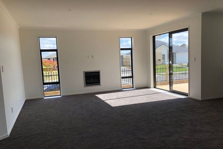 Photo of property in 12 Kaaka Street, Cambridge, 3434