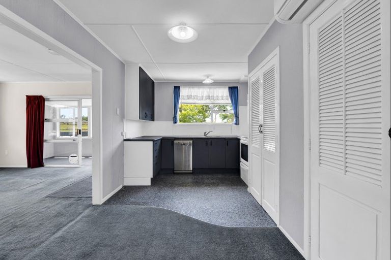 Photo of property in 80 Parris Street, Waitara, 4320