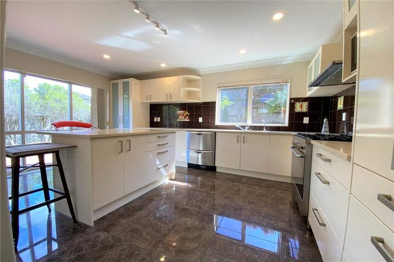 Photo of property in 84 Killybegs Drive, Pinehill, Auckland, 0632