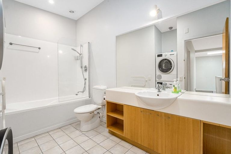 Photo of property in 191 Tasman Street, Mount Cook, Wellington, 6021