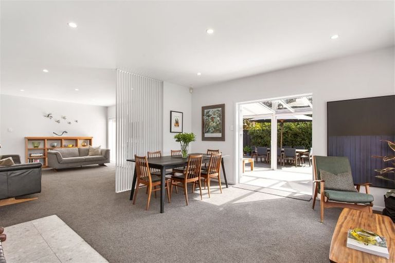 Photo of property in 16 Westburn Terrace, Burnside, Christchurch, 8041