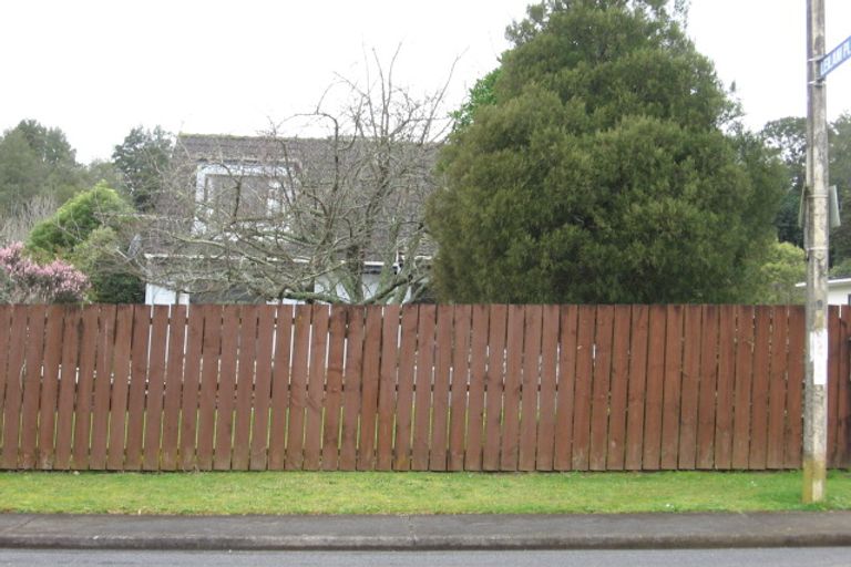 Photo of property in 8 Balmerino Avenue, Red Hill, Papakura, 2110