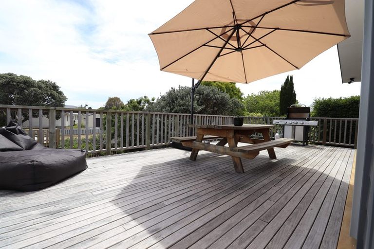 Photo of property in 15 Shearwater Street, One Tree Point, 0118