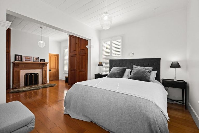 Photo of property in 15 Sealy Road, Bluff Hill, Napier, 4110