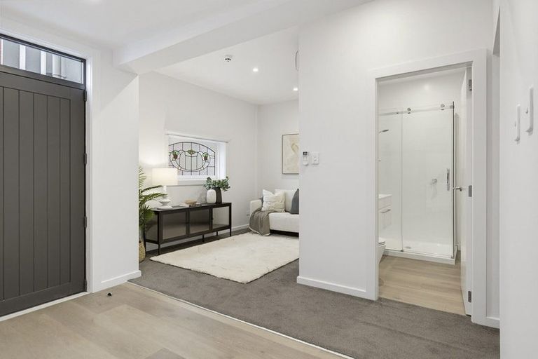Photo of property in 121d The Parade, Island Bay, Wellington, 6023