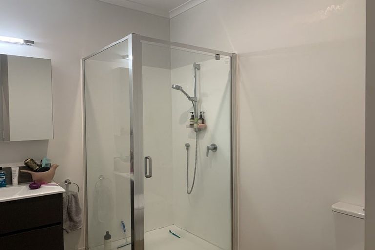 Photo of property in 7/1 Genevieve Lane, Hobsonville, Auckland, 0616