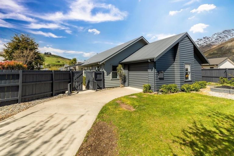 Photo of property in 7 Rere Road, Lake Hayes, Queenstown, 9304