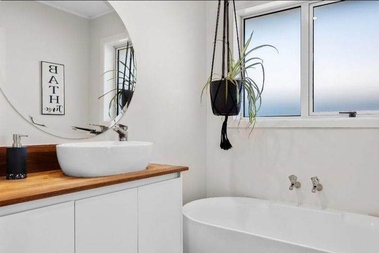 Photo of property in 37 Niagara Street, Wainoni, Christchurch, 8061