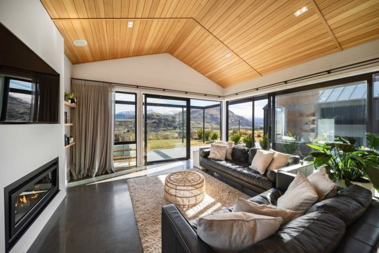Photo of property in 17 Double Cone Road, Jacks Point, Queenstown, 9371
