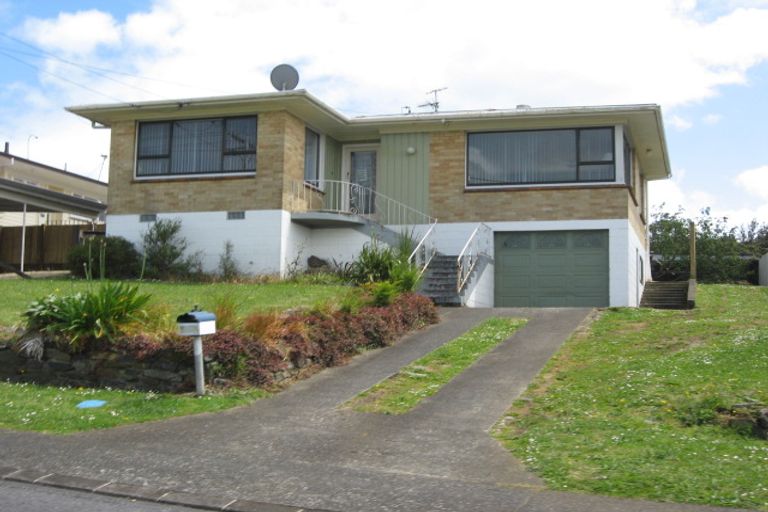 Photo of property in 15 Orchard Rise, Rosehill, Papakura, 2113