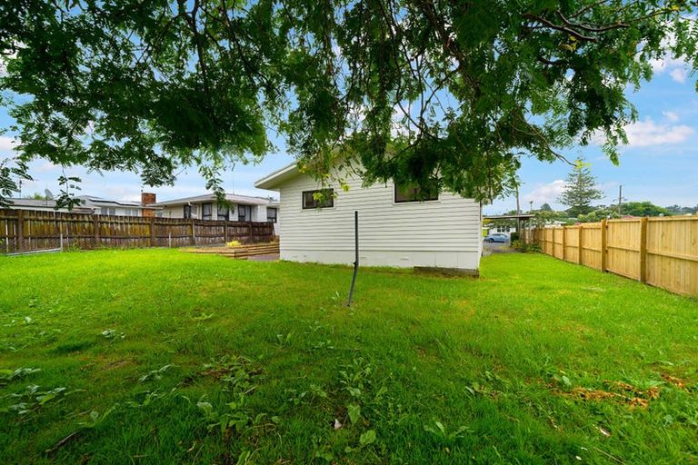 Photo of property in 19 Cobham Crescent, Kelston, Auckland, 0602