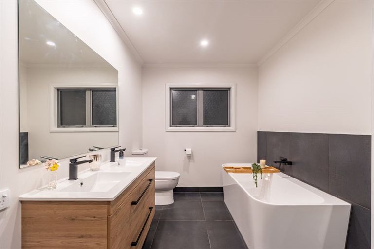 Photo of property in 4a Freedom Drive, Kelvin Grove, Palmerston North, 4414