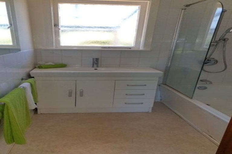 Photo of property in 54 Chippendale Crescent, Birkdale, Auckland, 0626