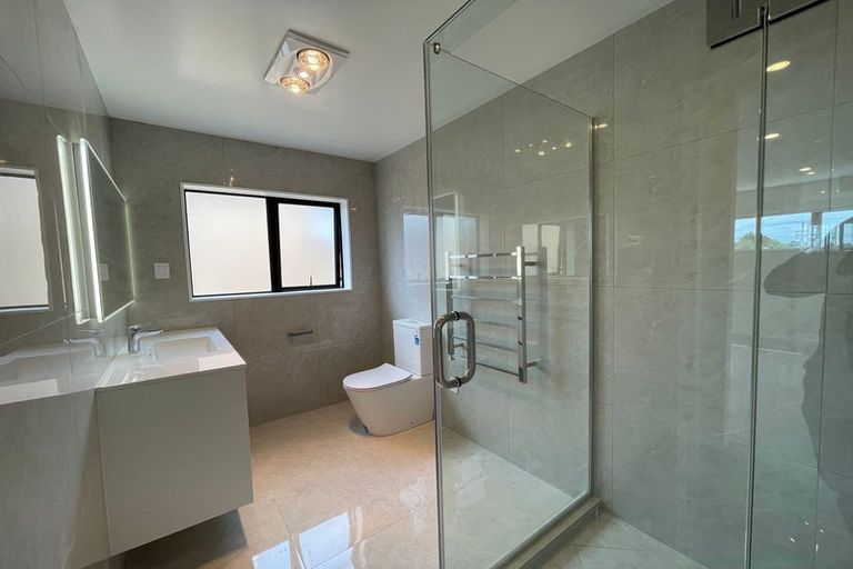 Photo of property in 36a Vodanovich Road, Te Atatu South, Auckland, 0610