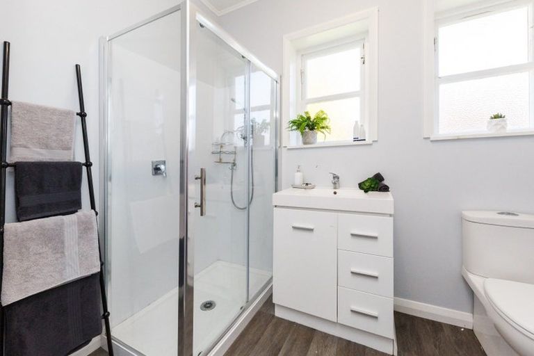 Photo of property in 10 Mansford Place, West End, Palmerston North, 4412
