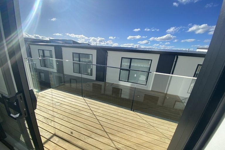 Photo of property in 31 Hinonga Loop, Silverdale, 0932