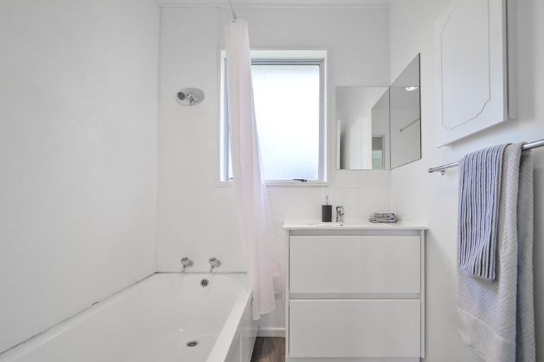 Photo of property in 32 Ramsey Crescent, Flaxmere, Hastings, 4120