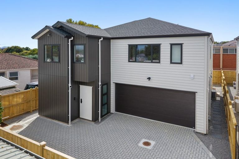 Photo of property in 60c Hutchinsons Road, Bucklands Beach, Auckland, 2014