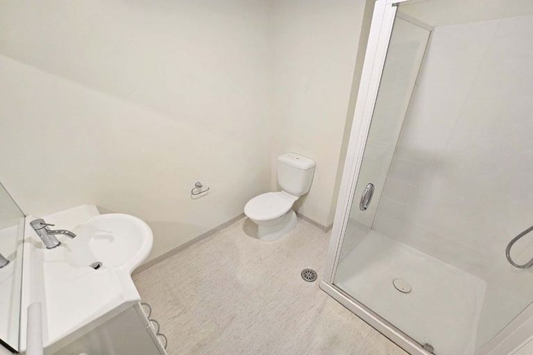 Photo of property in Terrace Heights Apartments, 2/163p The Terrace, Wellington Central, Wellington, 6011