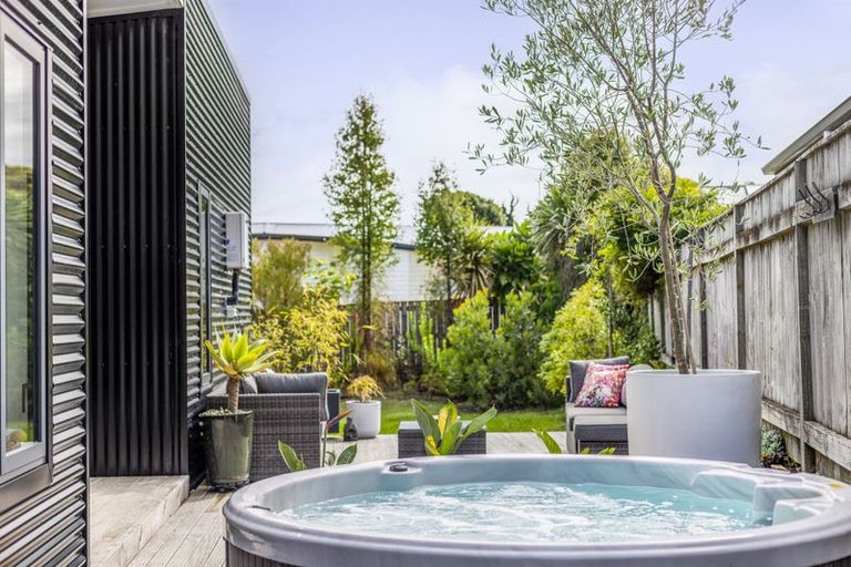 Photo of property in 9 Tauhou Place, Waikanae, 5036