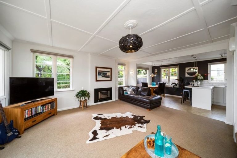 Photo of property in 191 Tukapa Street, Westown, New Plymouth, 4310