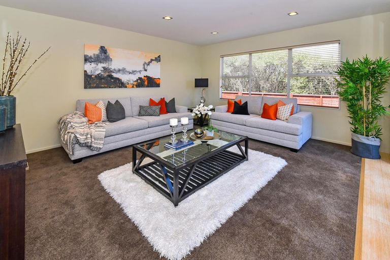 Photo of property in 16 Stranraer Crescent, Wattle Downs, Auckland, 2103