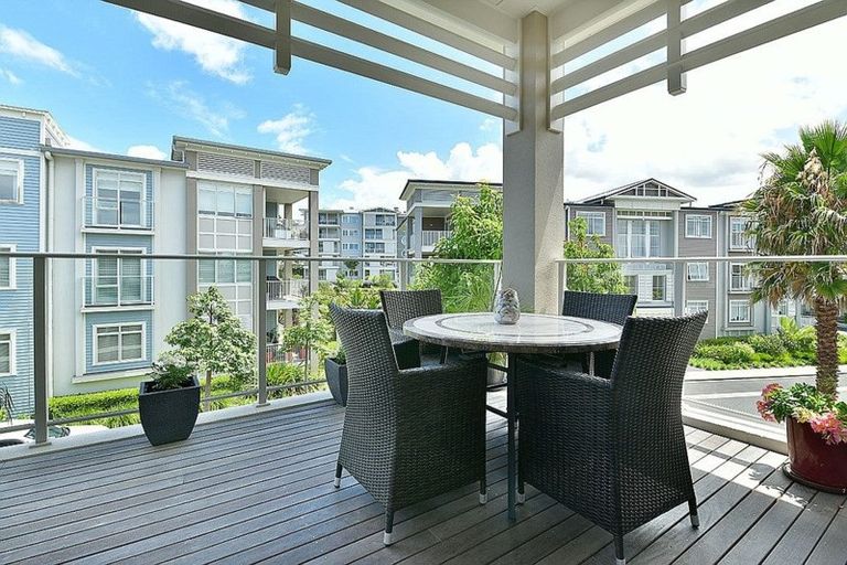 Photo of property in 54 Parkside Drive, Orewa, 0931