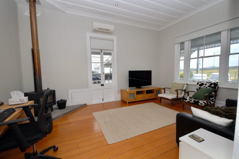 Photo of property in 1/20 Sulphur Beach Road, Northcote Point, Auckland, 0627