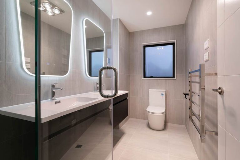 Photo of property in 93a Argent Lane, Wainui, 0932