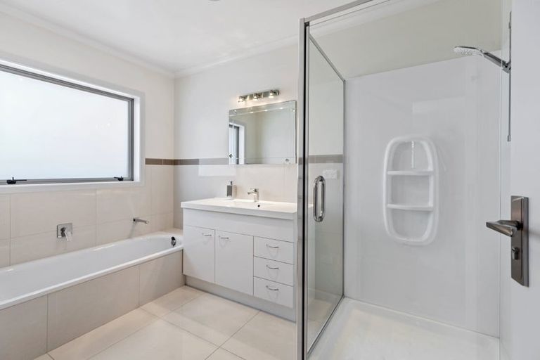 Photo of property in 16 Popata Close, Papamoa Beach, Papamoa, 3118