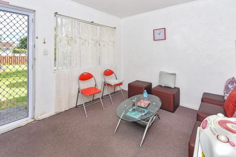 Photo of property in 2/17 Russell Road, Manurewa, Auckland, 2102