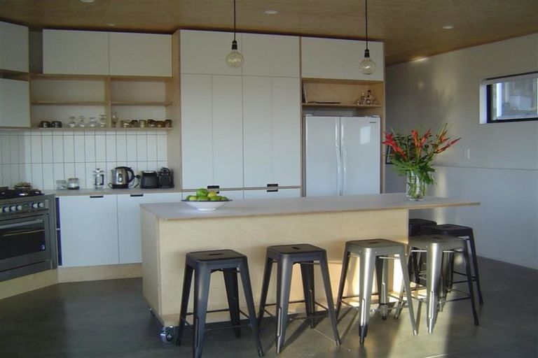 Photo of property in 26 Surf Road, Stanmore Bay, Whangaparaoa, 0932