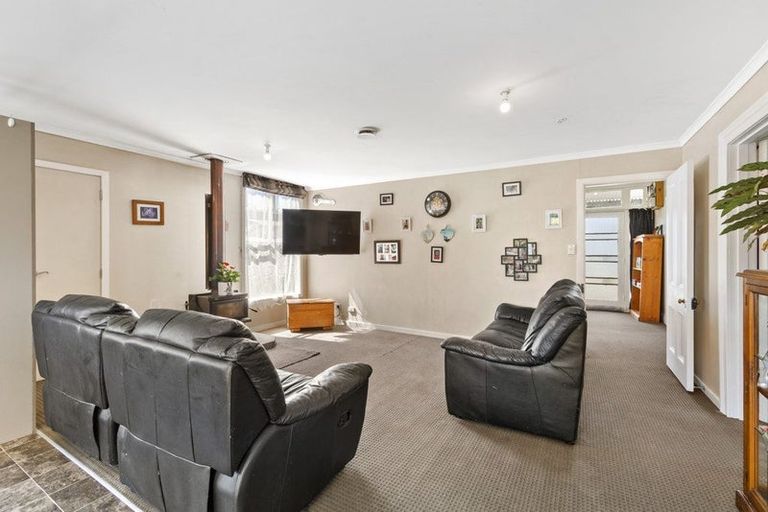 Photo of property in 63 Wakefield Street, Westport, 7825