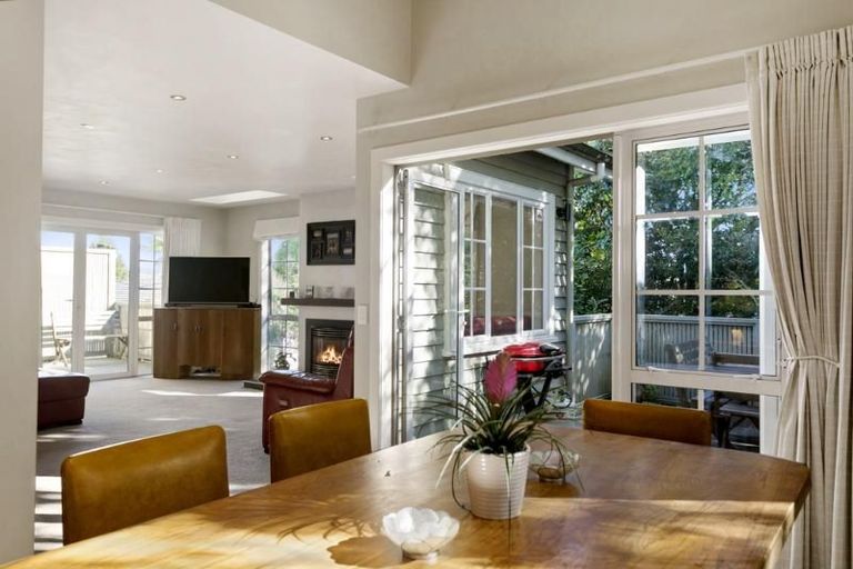 Photo of property in 104 Gillies Avenue, Taupo, 3330