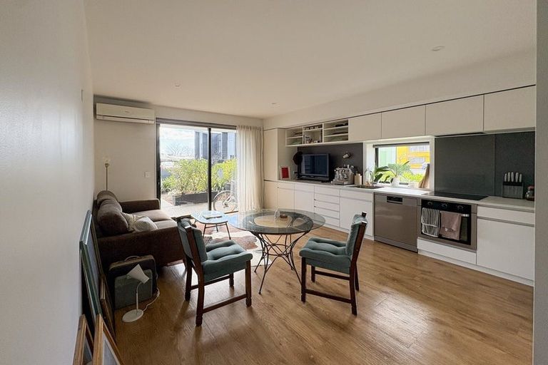 Photo of property in 21/6 Waverley Street, Sydenham, Christchurch, 8023