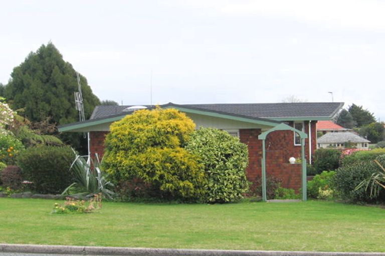 Photo of property in 37 Andrew Place, Otumoetai, Tauranga, 3110