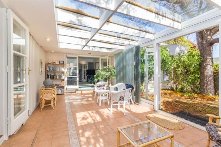 Photo of property in 51 Barton Avenue, Heretaunga, Upper Hutt, 5018