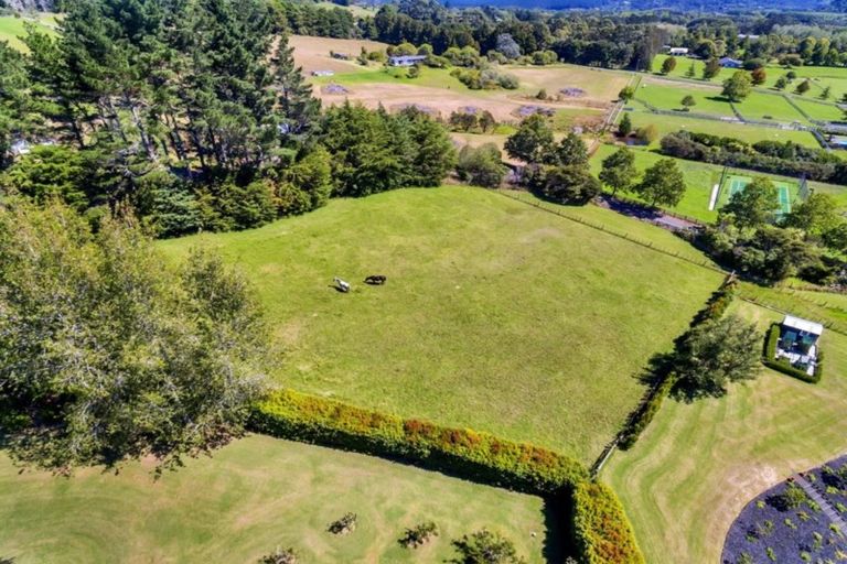 Photo of property in 132 Mahoenui Valley Road, Coatesville, 0793