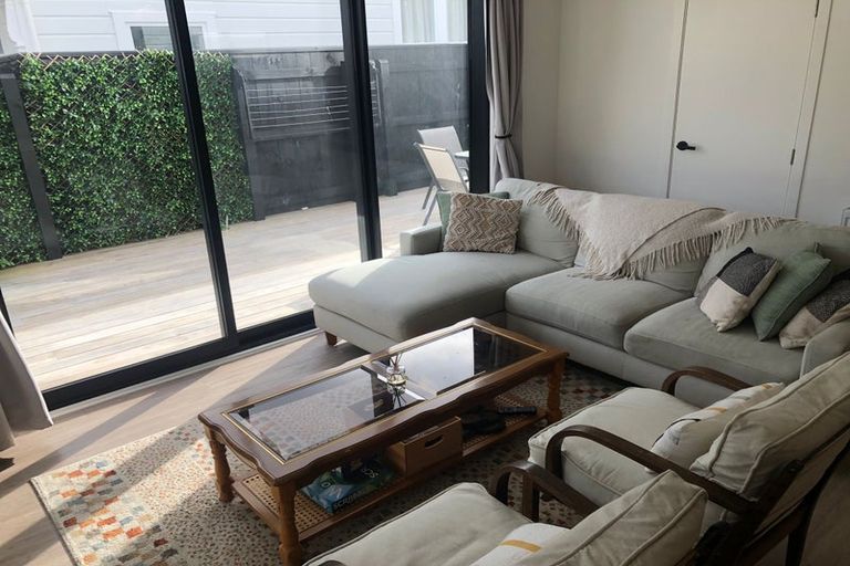 Photo of property in 1/10 Palm Grove, Berhampore, Wellington, 6023