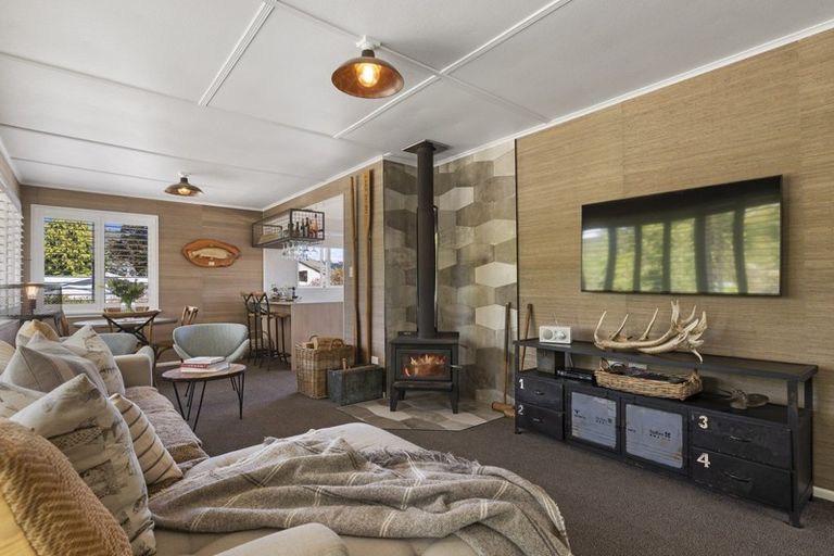 Photo of property in 28 Kinloch Road, Kinloch, Taupo, 3377