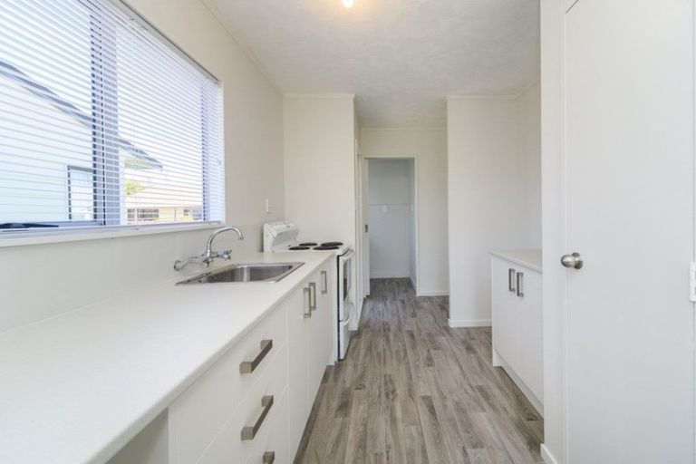 Photo of property in 52a Newton Place, Westbrook, Palmerston North, 4412