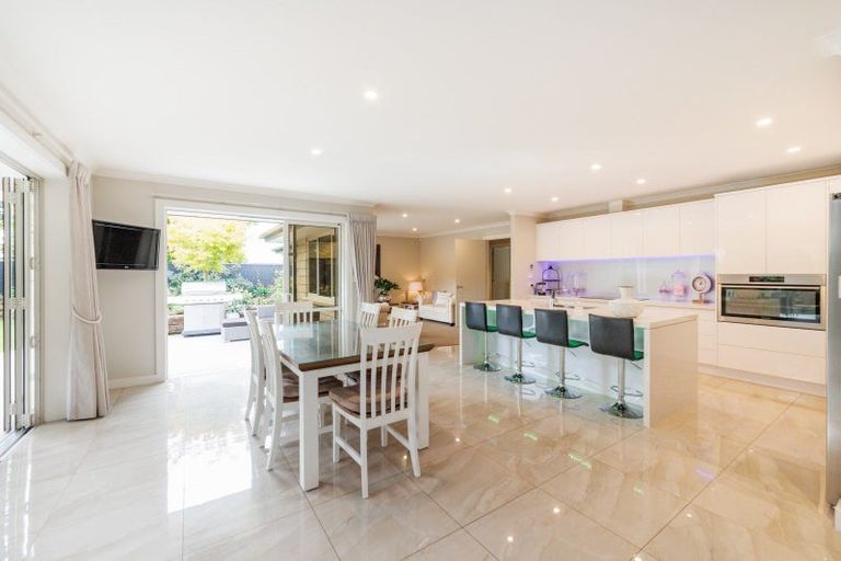 Photo of property in 9 Riverstone Grove, Hokowhitu, Palmerston North, 4410