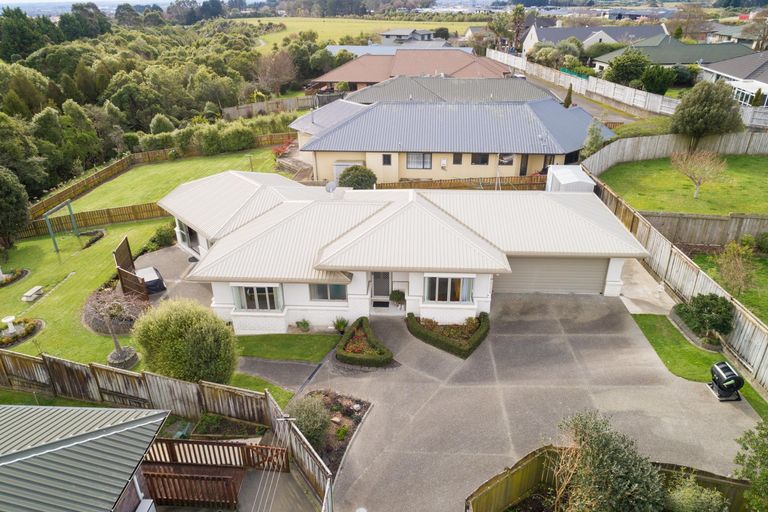 Photo of property in 63 Pacific Drive, Fitzherbert, Palmerston North, 4410